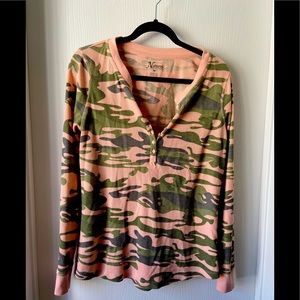 Camo button up longsleeve top